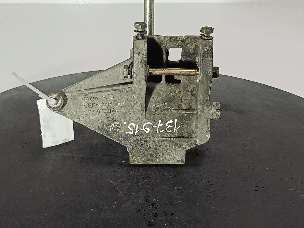 Кронштейн генератора к Volkswagen LT 1 (80-96)