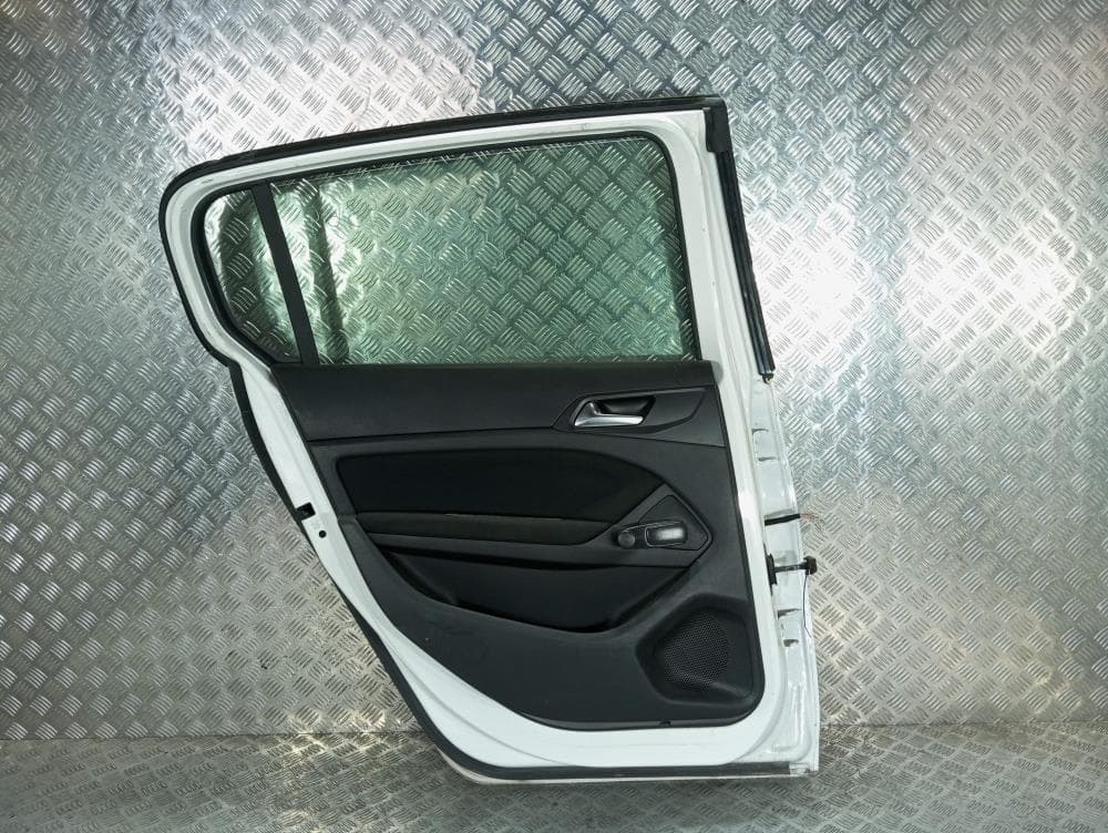 Дверь задняя левая к Peugeot 308 2 (13-17)