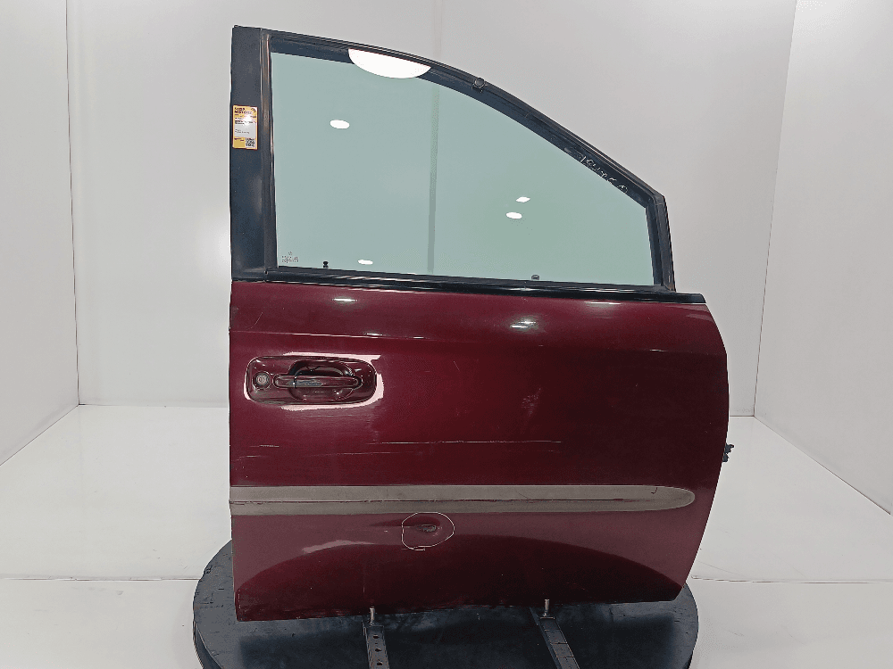 Дверь передняя правая к Chrysler Voyager 3 (95-01)
