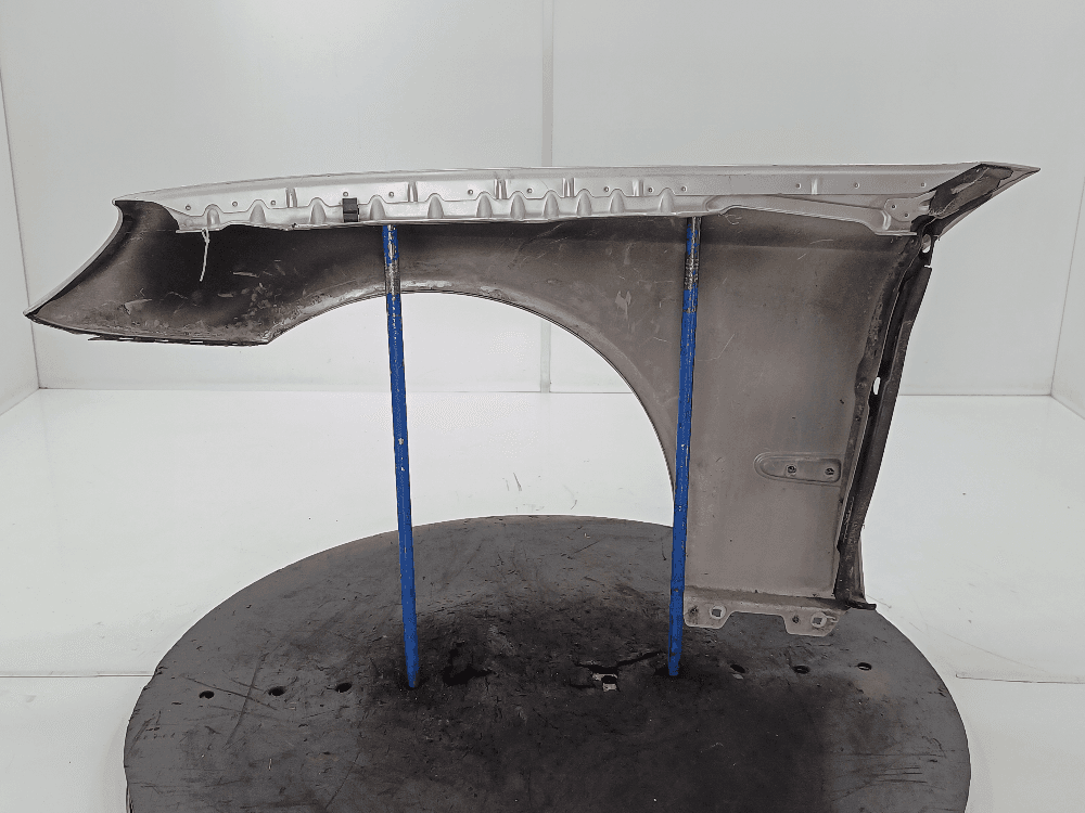 Крыло переднее правое к Mercedes E Class W211/S211 (02-06)