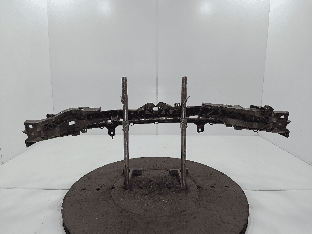 Передняя панель крепления облицовки (телевизор) к Ford Focus 2 Рестайлинг (07-11)