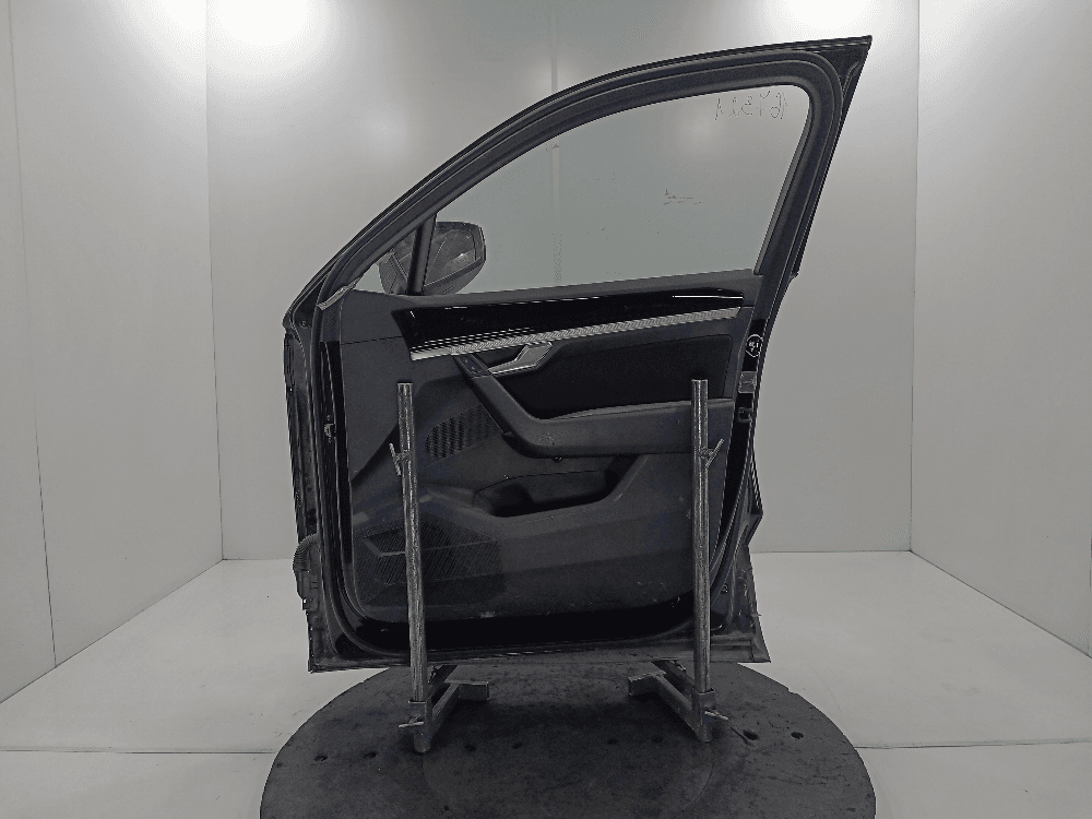 Дверь передняя правая к Volkswagen Touareg 3 (18-24)
