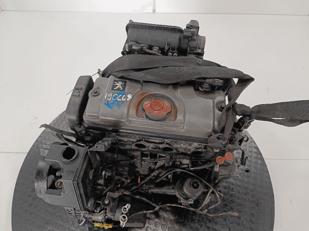 Двигатель к Peugeot 206 1 (98-03)