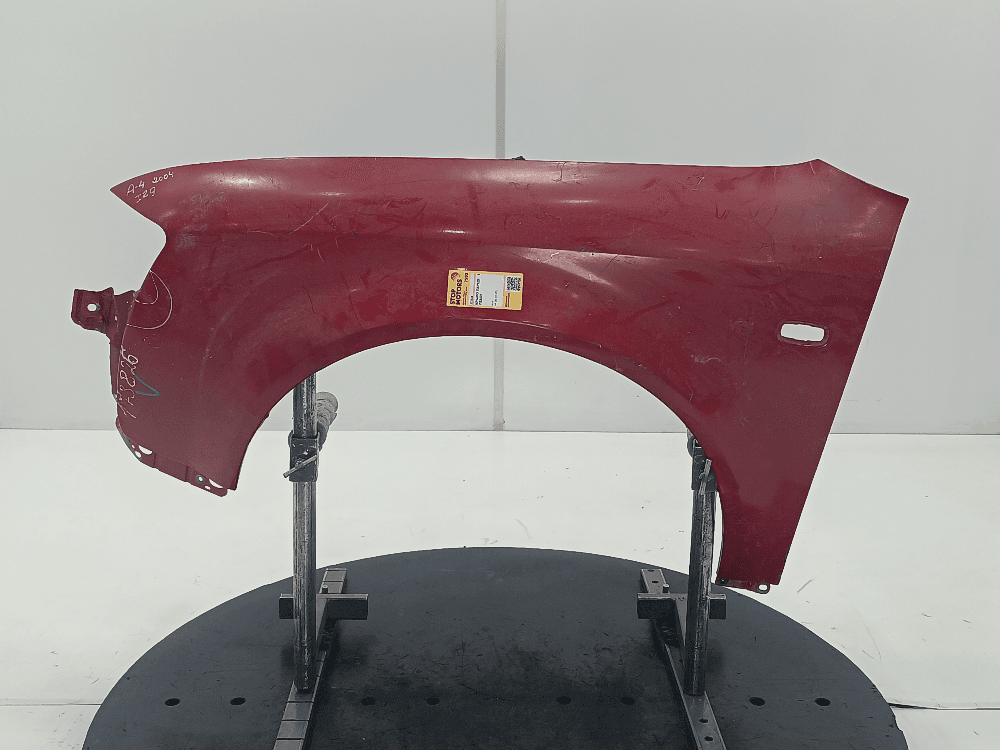 Крыло переднее левое к Audi A4 B6 (01-05)