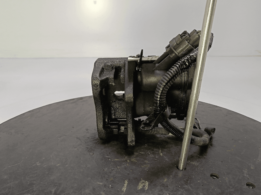 Суппорт задний левый к Renault Scenic 3 2-й Рестайлинг (13-16)