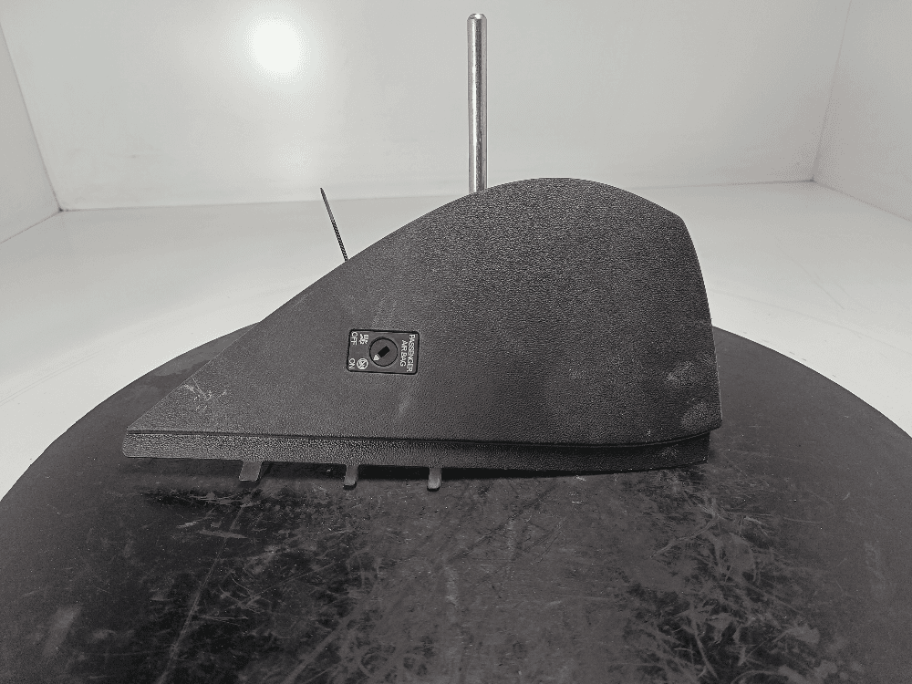 ΠΠ°ΠΊΠ»Π°Π΄ΠΊΠ° Π΄Π΅ΠΊΠΎΡΠ°ΡΠΈΠ²Π½Π°Ρ Π½Π° ΡΠΎΡΠΏΠ΅Π΄ΠΎ ΠΊ Volkswagen Touareg 3 (18-24)