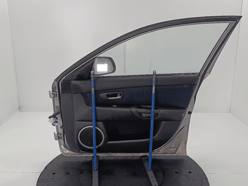 Дверь передняя правая к Mazda 3 BK (03-06)
