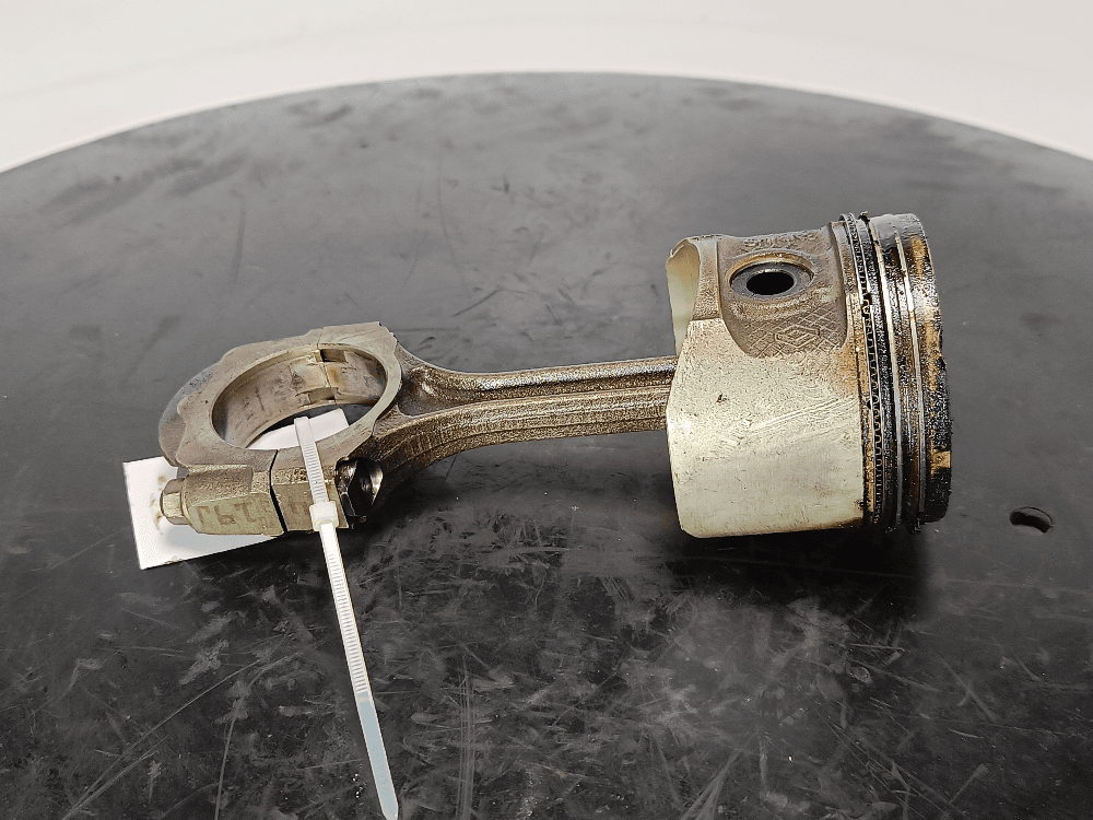 Поршень к Renault Clio 2 Рестайлинг (01-03)