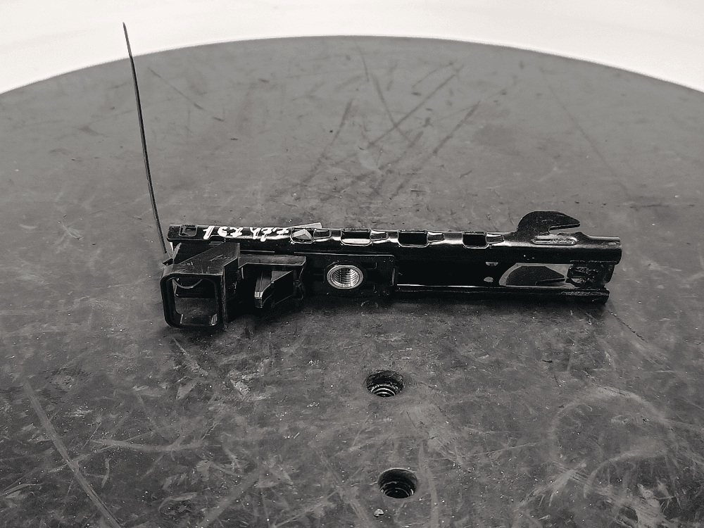 Механизм регулировки высоты ремня безопасности к Volkswagen Touareg 3 (18-24)