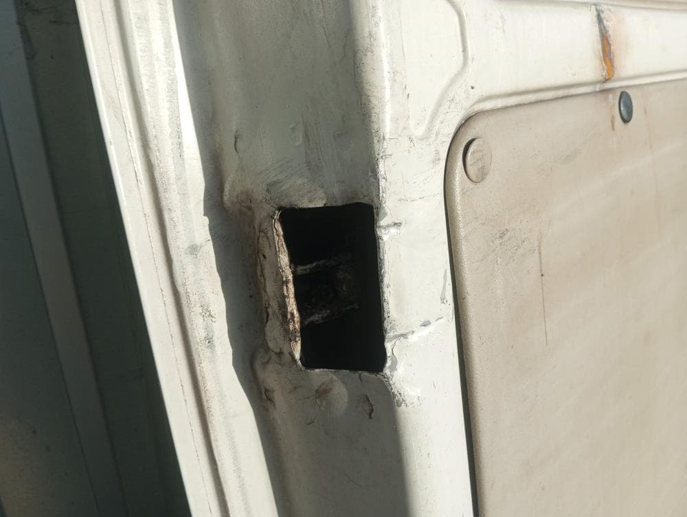 Дверь задняя распашная правая к Iveco Daily 4 (06-11)