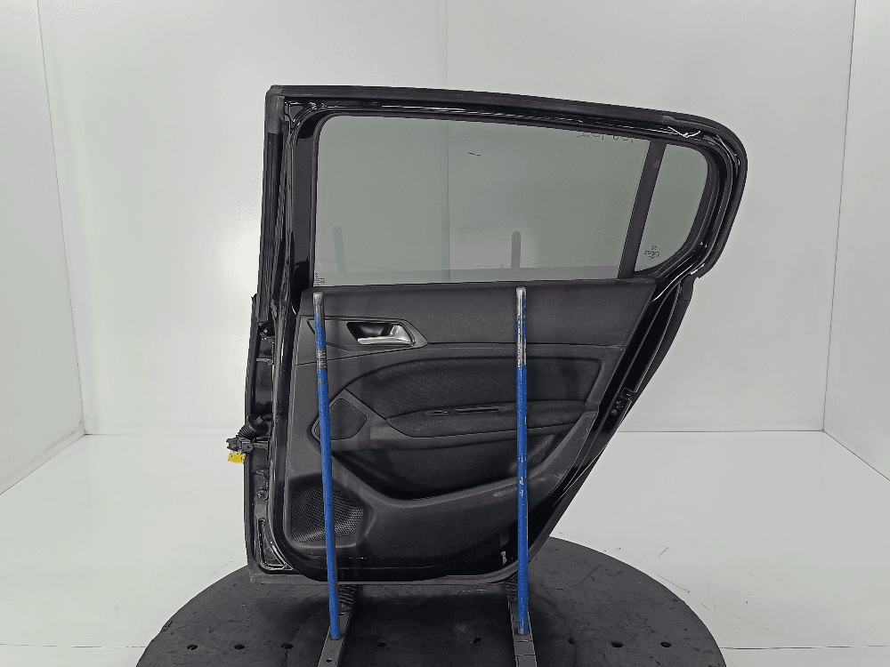 Дверь задняя правая к Peugeot 308 2 (13-17)