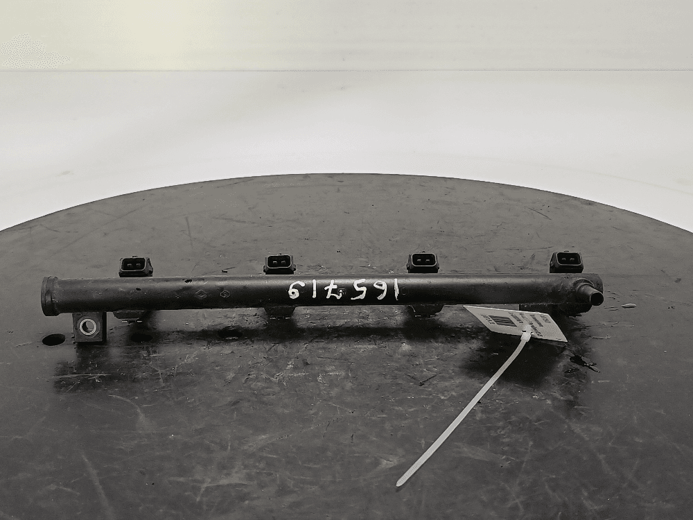 Π’ΠΎΠΏΠ»ΠΈΠ²Π½Π°Ρ ΡΠ°ΠΌΠΏΠ° ΠΊ Renault Clio 2 Π Π΅ΡΡΠ°ΠΉΠ»ΠΈΠ½Π³ (01-03)