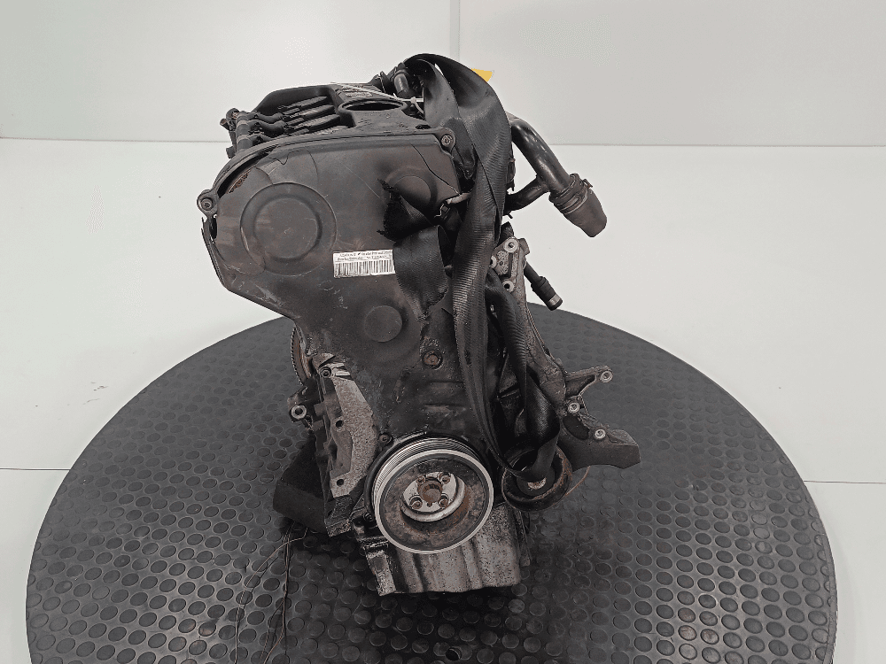 Двигатель к Audi A4 B7 (04-09)