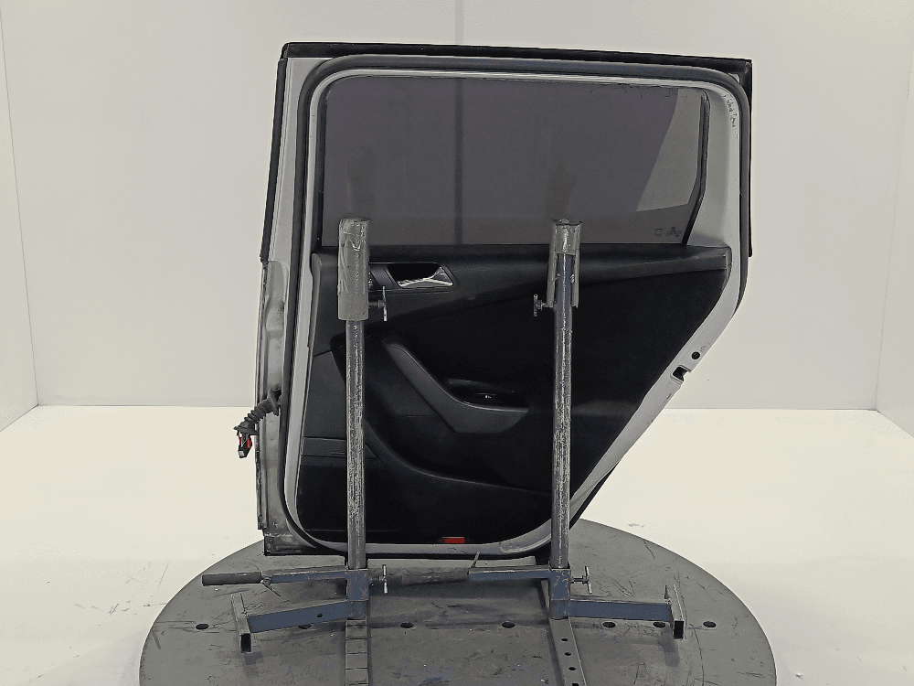 Дверь задняя правая к Volkswagen Passat B6 (05-10)