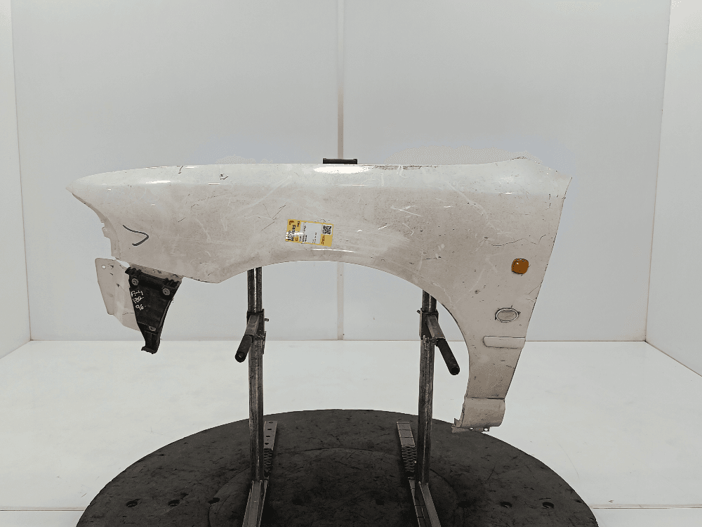 Крыло переднее левое к Audi A4 B5 (94-99)