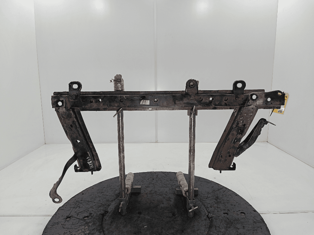 ΠΠ°Π»ΠΊΠ° ΠΏΠΎΠ΄ ΡΠ°Π΄ΠΈΠ°ΡΠΎΡ ΠΊ Renault Clio 4 (12-16)