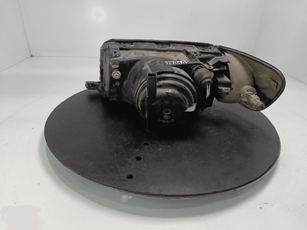 Фара правая к Audi 100 C4 (90-94)