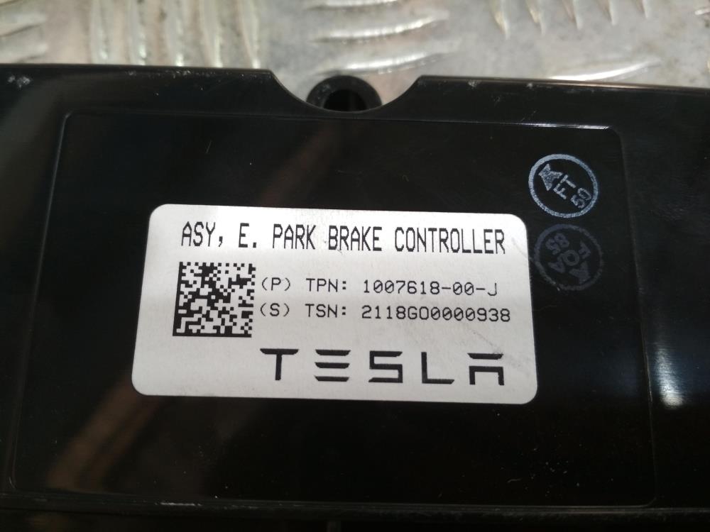 Tesla Model X (15-21)